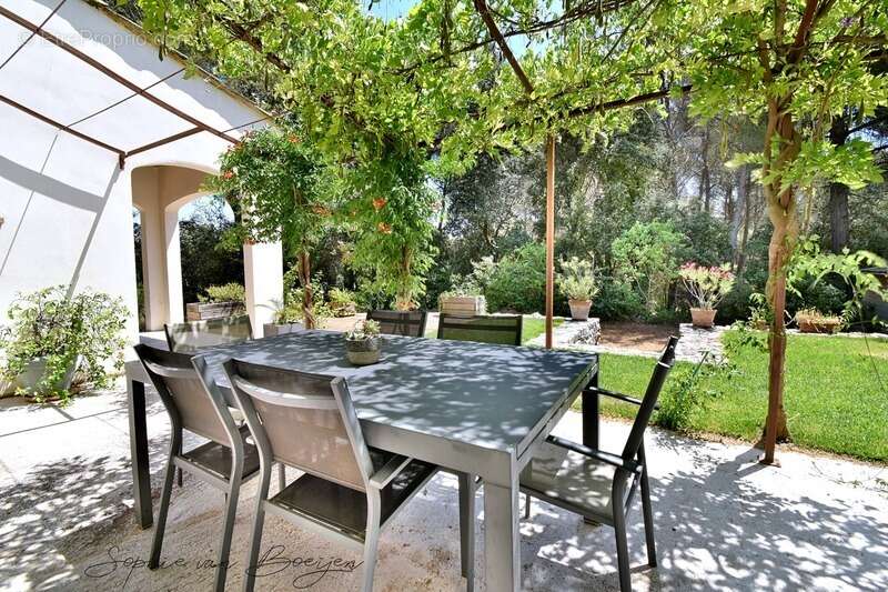 Maison à vendre 7 pièces SAINT MARC JAUMEGARDE (13), de 140 m² sur plus de 1 400 m², 4 chambres, au calme - photo 18