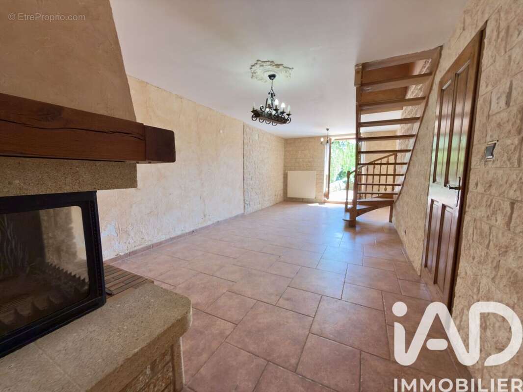 Maison 187 m² à Baslieux  - photo 3