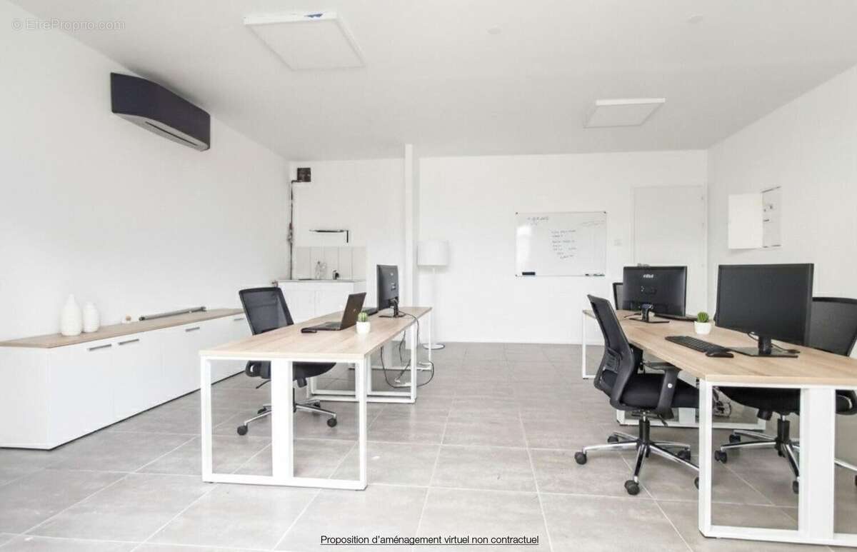 Photo 3 - Commerce à PERIGNY