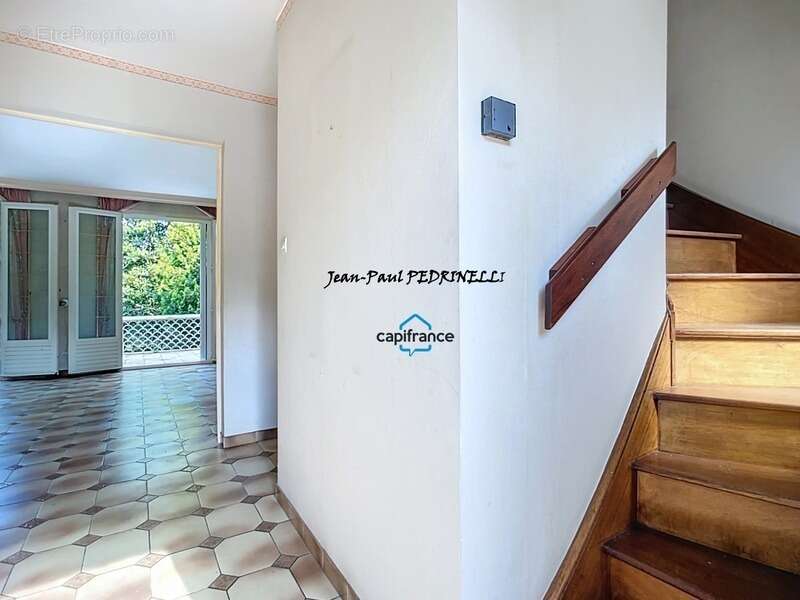 Maison à SAINT-GENIS-LAVAL