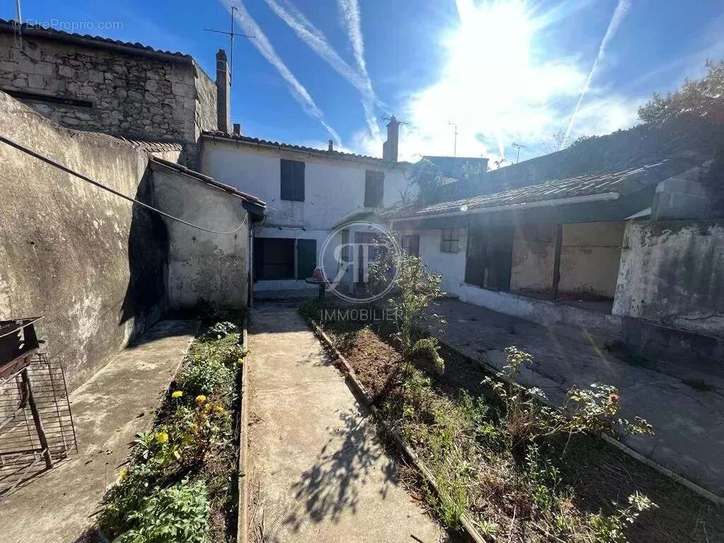 Maison à CASTILLON-LA-BATAILLE