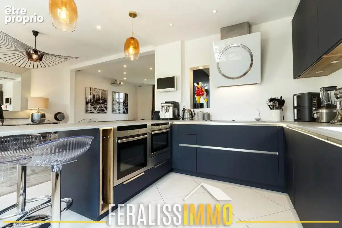Elégante maison familiale 4 chambres avec piscine et suite p - photo 5