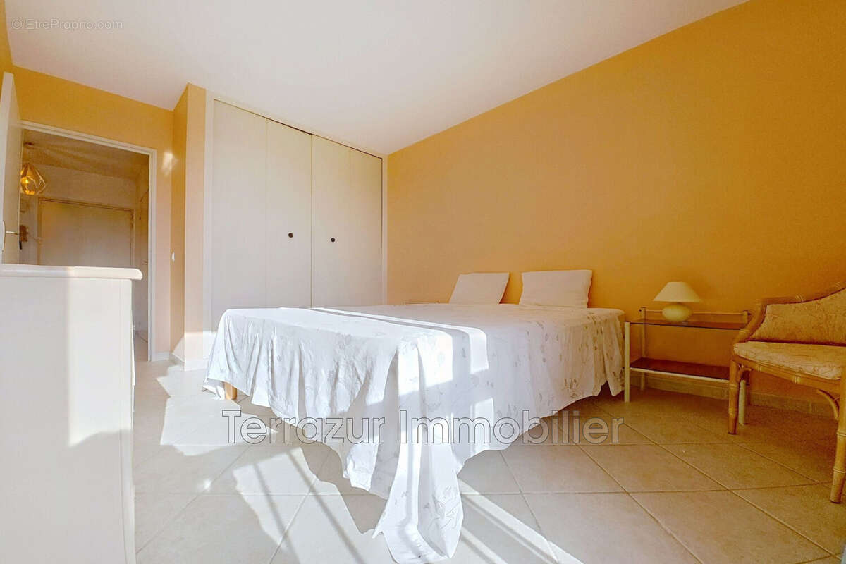 Appartement à VALLAURIS