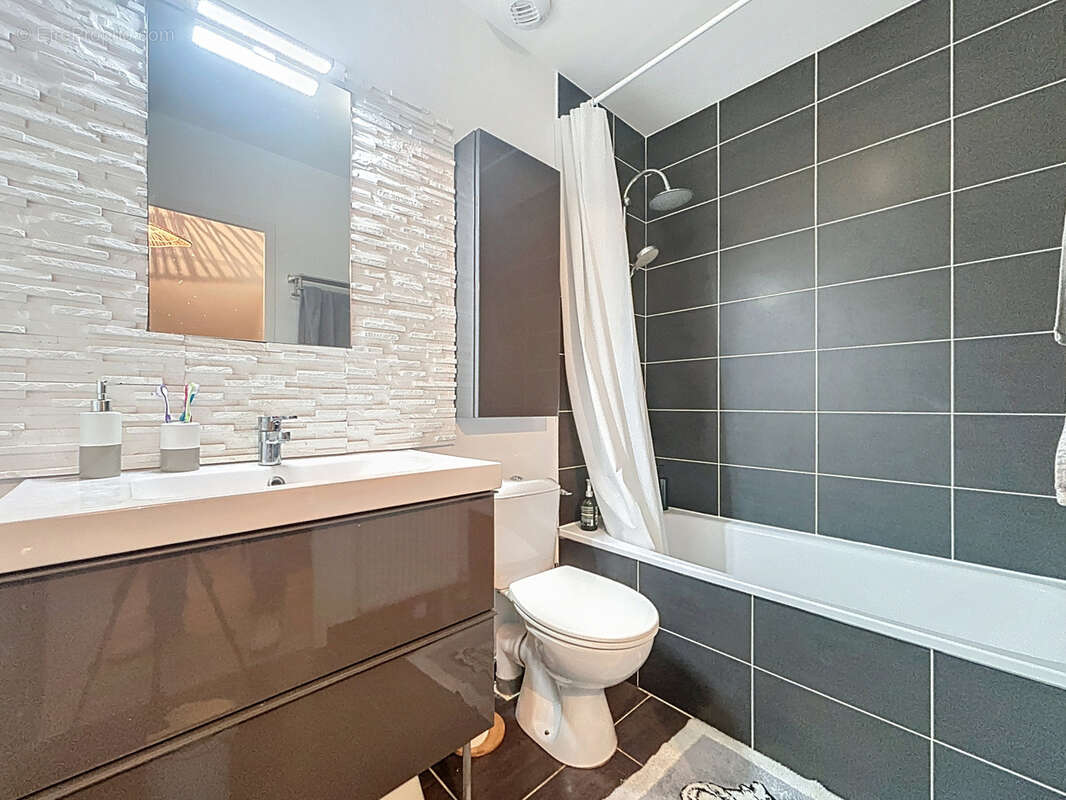 Appartement à DRUMETTAZ-CLARAFOND