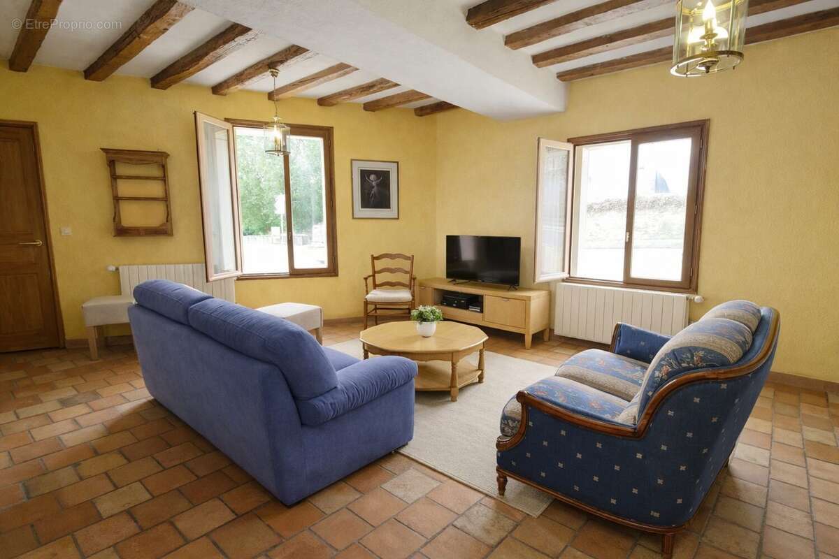 Maison 197 m² à Montreuil-Bellay  - photo 3