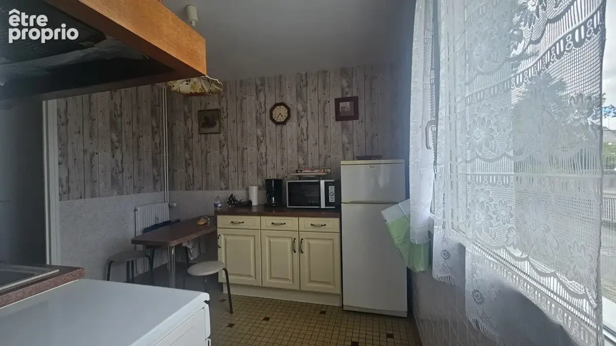 Appartement (63 m2) en bon état avec balcon et stationnement. - photo 6