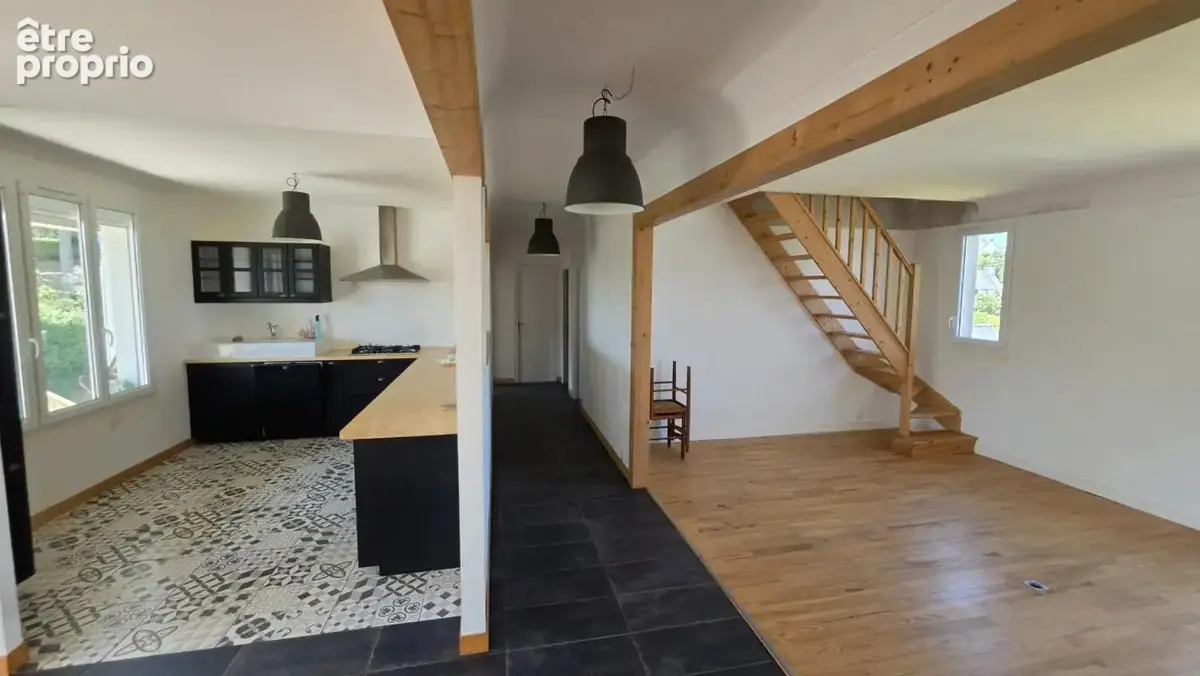 Maison avec deux appartements T4, jardin et garage   Fort po - photo 6