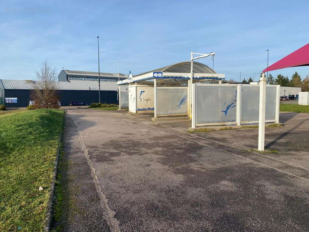 Photo 2 - Commerce à NEUFCHATEAU