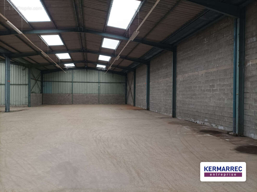 Commerce à SAINT-JACQUES-DE-LA-LANDE