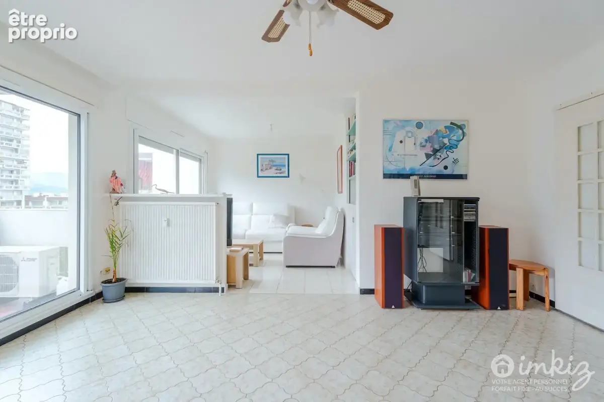 Dernier étage, vue dégagée, balcon 16m² - photo 4