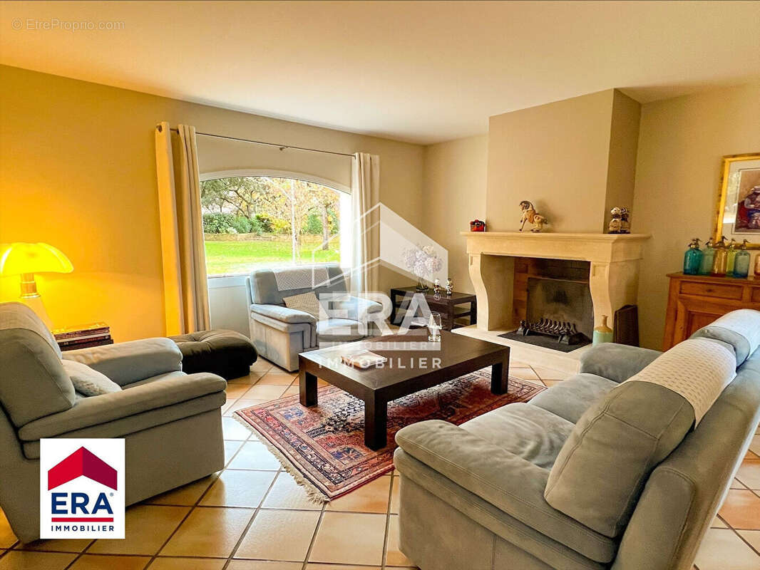 Maison à PERNES-LES-FONTAINES