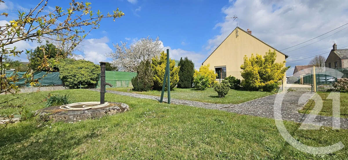 Maison à ALLUYES