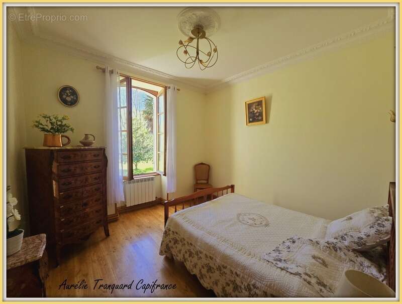 Maison à SAINT-JEAN-D'ANGELY