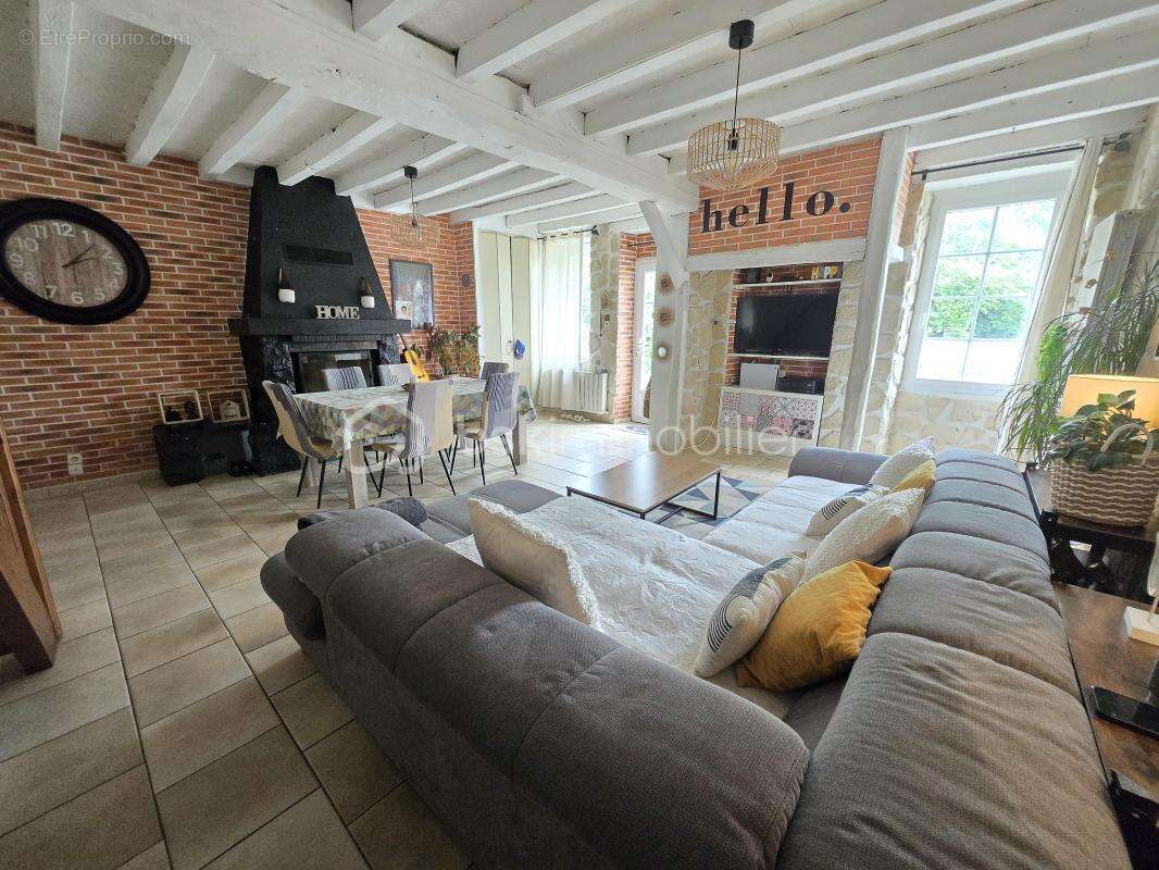 Maison à PRECY