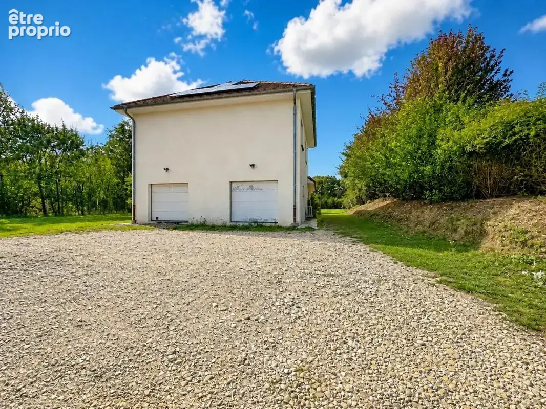 Belle maison familiale avec 4 chambres, grand garage et jardin arboré - photo 24