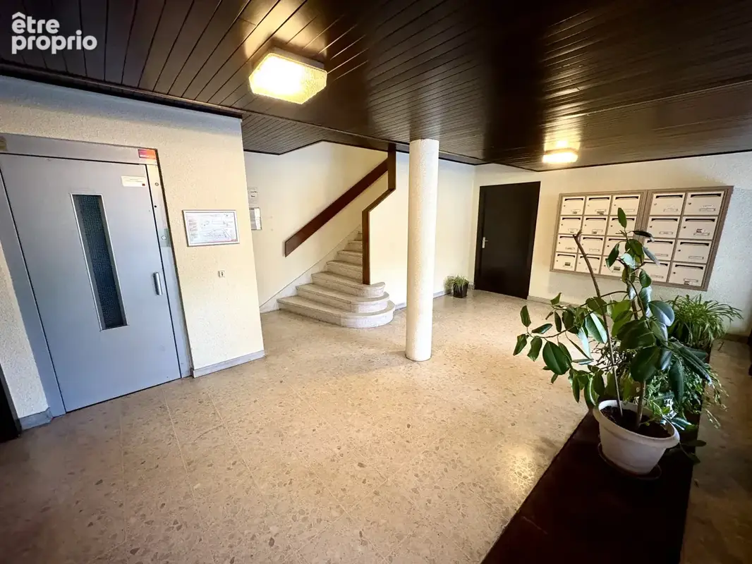 Appartement t2 / dernier étage / balcon / ascenseur / cave / garage fermé / chamalières - photo 12