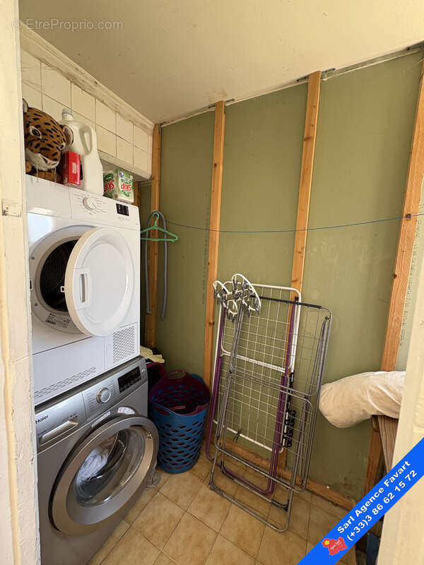 Appartement à LAROCHE-SAINT-CYDROINE