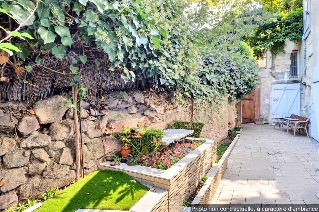 Maison à SAINT-BRES