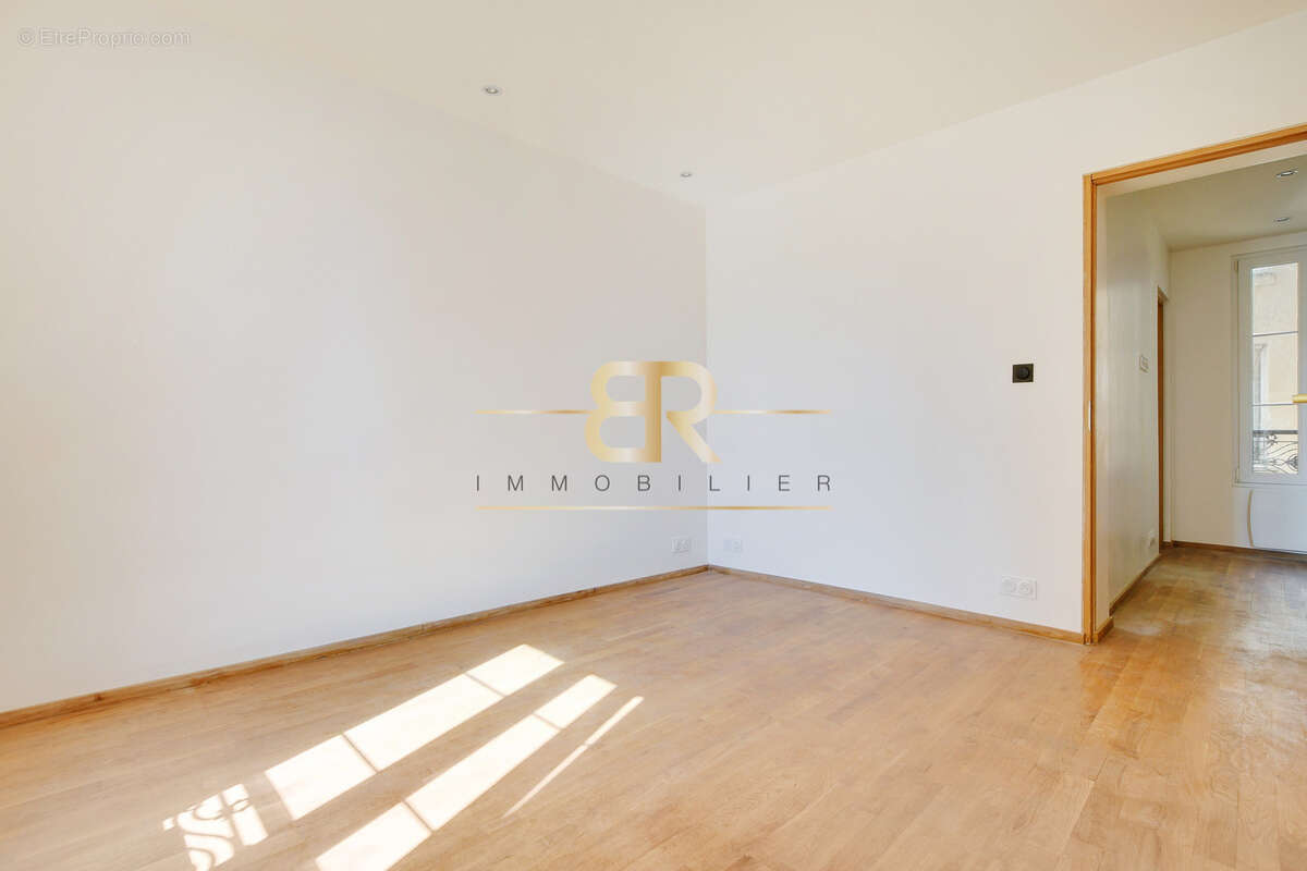 Appartement à CLICHY