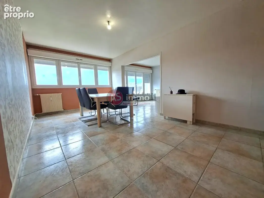 Appartement + cave- Env. 73.12 m2 hab. - 2 chambres - photo 2