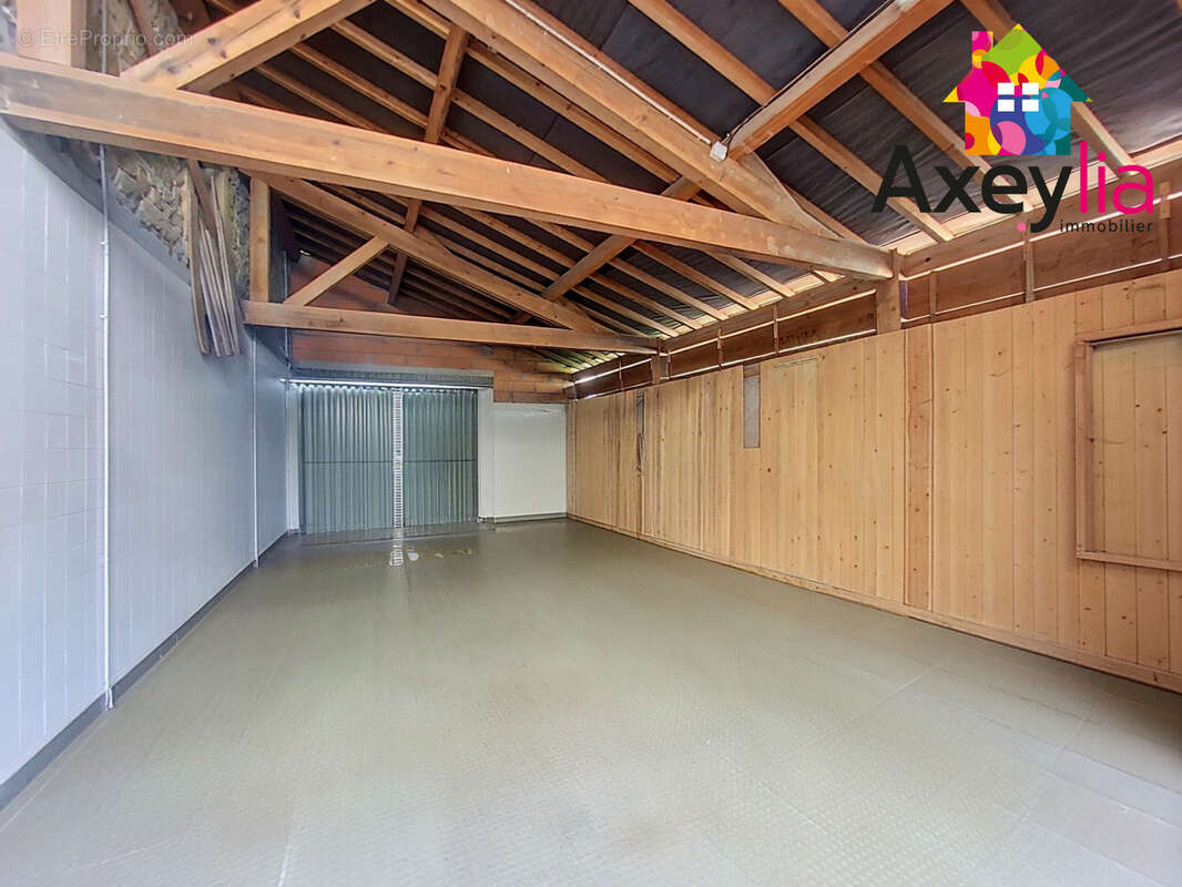 A vendre- chateauneuf- immeuble appartement t4 / locaux commerciaux - - photo 8