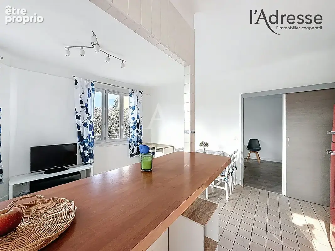 RUEIL-MALMAISON/ Avenue du Président Pompidou - Appartement 2 pièces 47m² - 1 Cave - photo 11