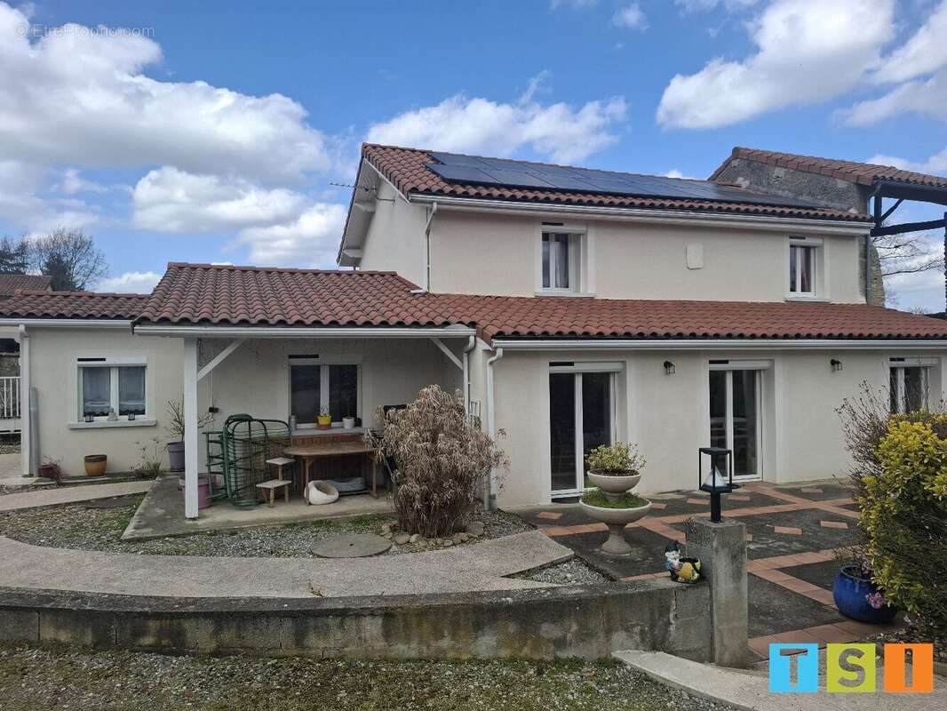 Maison à POINTIS-DE-RIVIERE