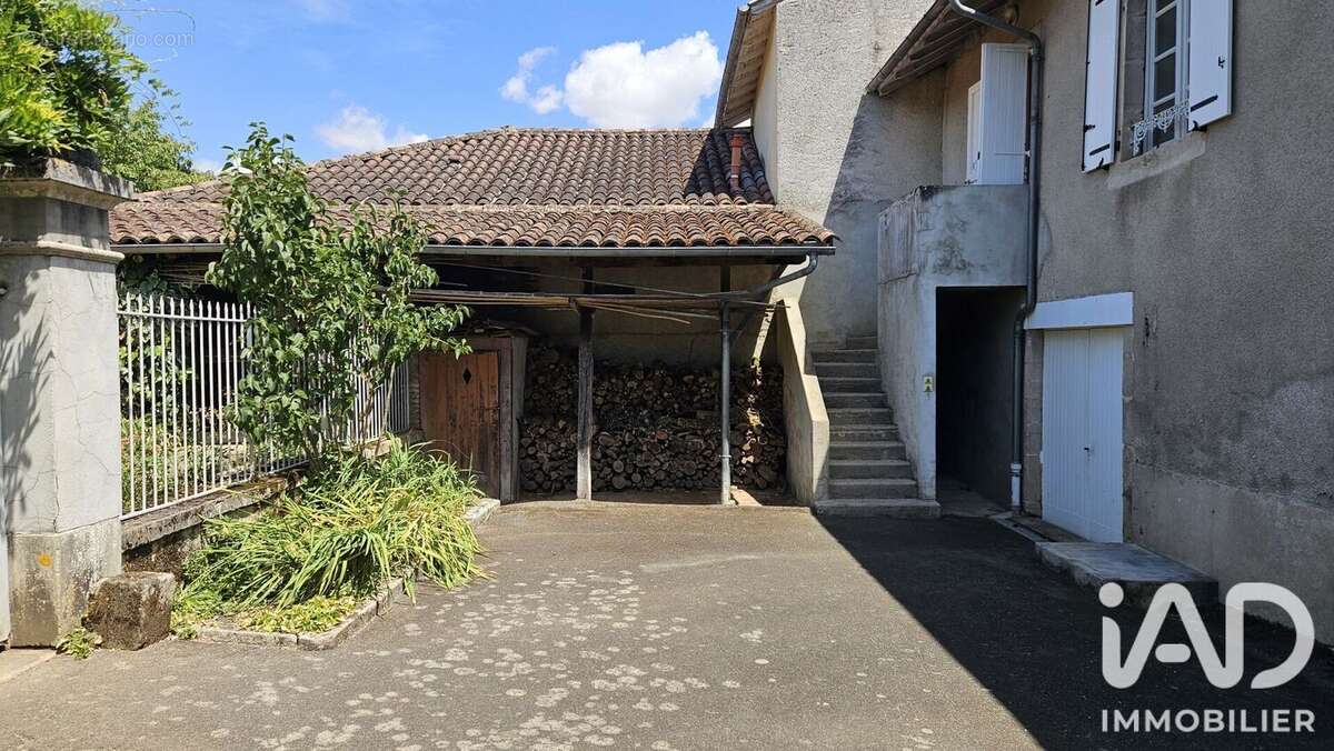 Maison 100 m² à Maurs  - photo 4