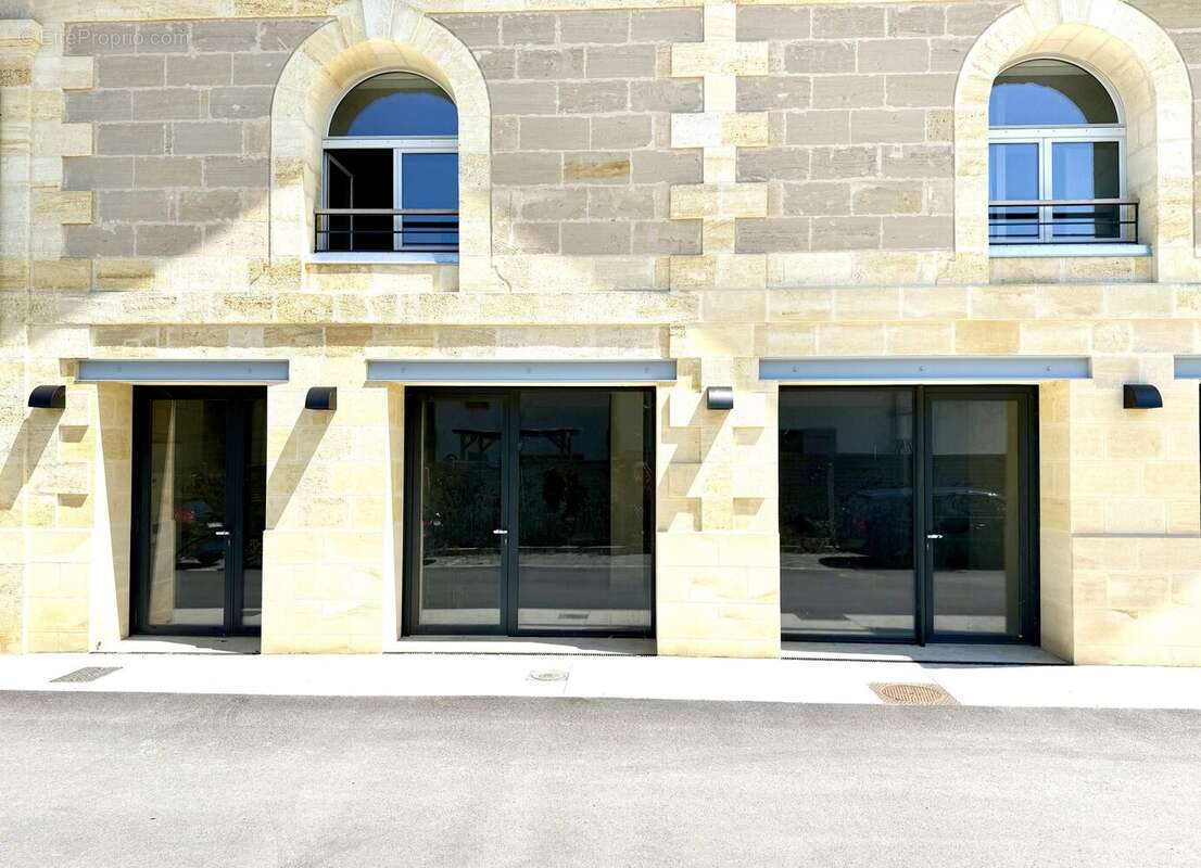 Commerce 210 m² à Leognan  - photo 4