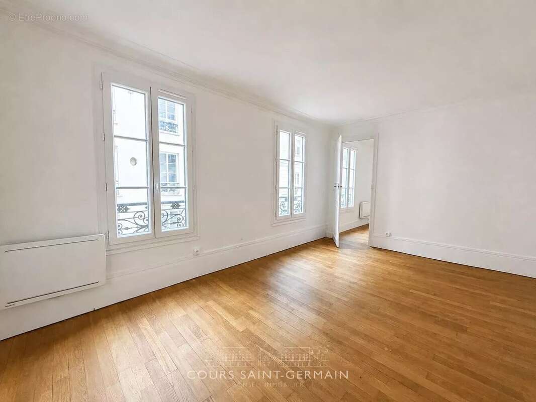 Appartement à PARIS-3E