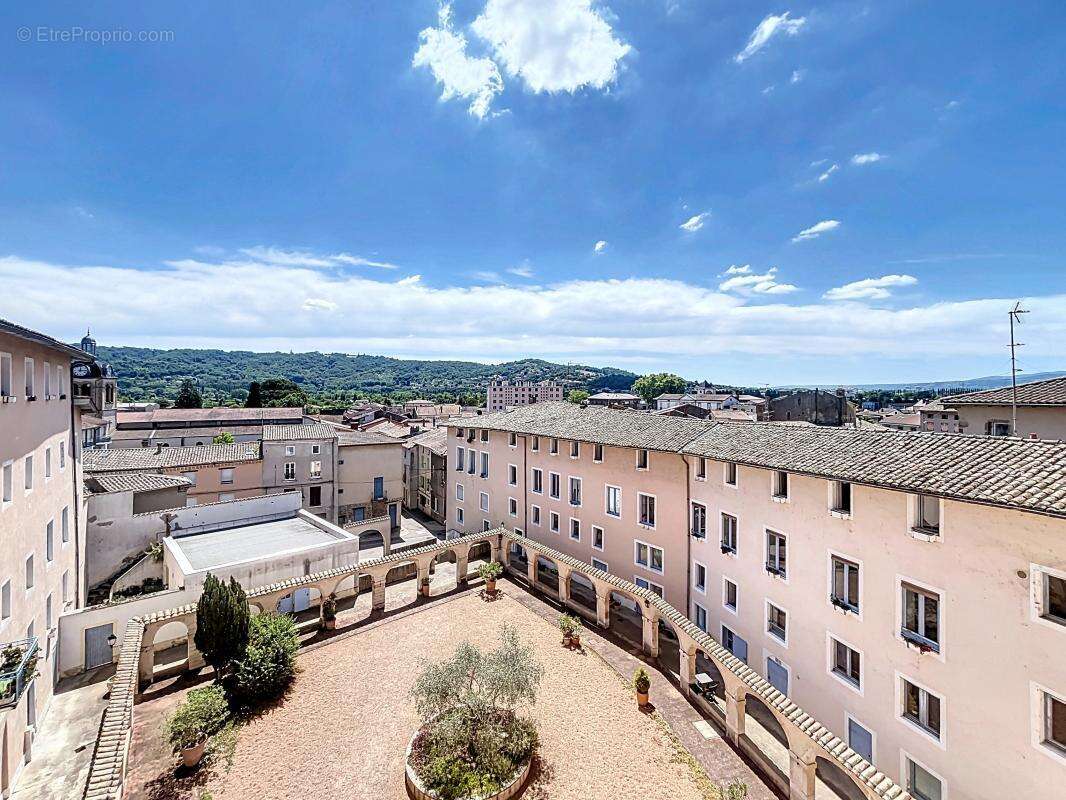 Appartement à CONDRIEU