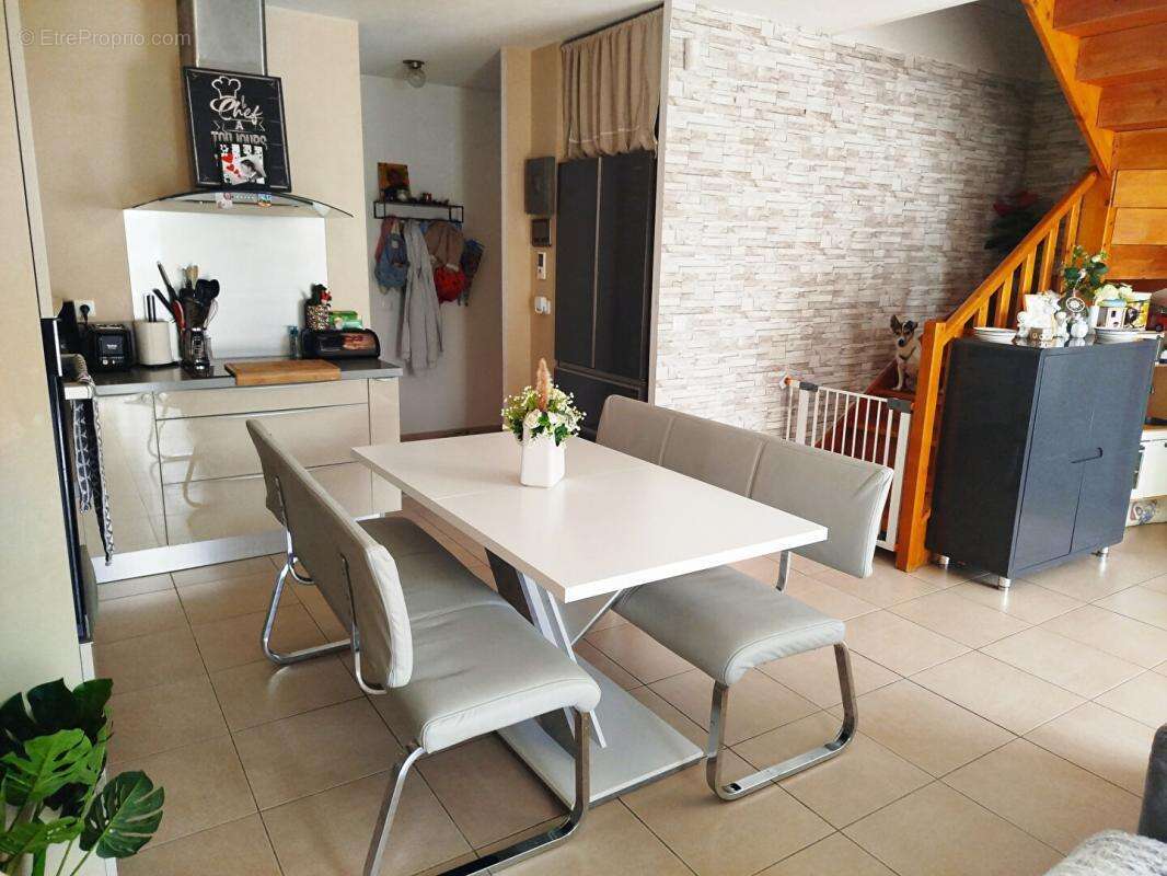 Maison à CUGES-LES-PINS