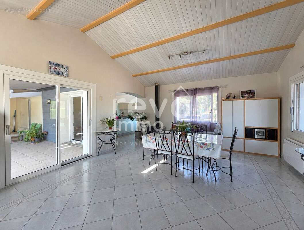 Maison familiale 126m² Corcoué sur Logne 44650 - photo 5