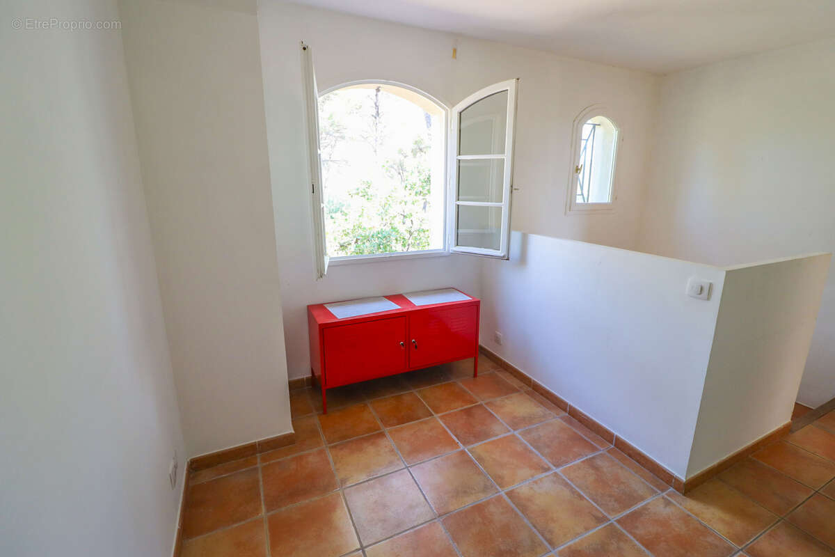 FLAYOSC PROPRIETE de 185M2 habitables avec 4 chambres, PISCINE sur plus de 4000m2 clos et paysagé - photo 19