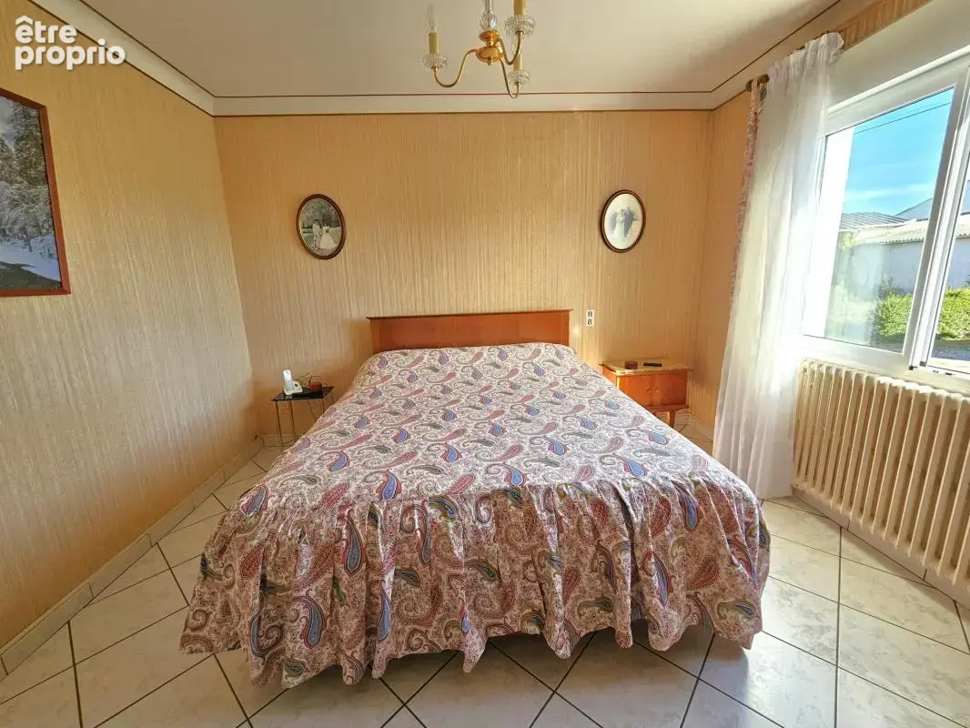 Maison familiale avec 4 chambres dépendances et terrain COUF - photo 5