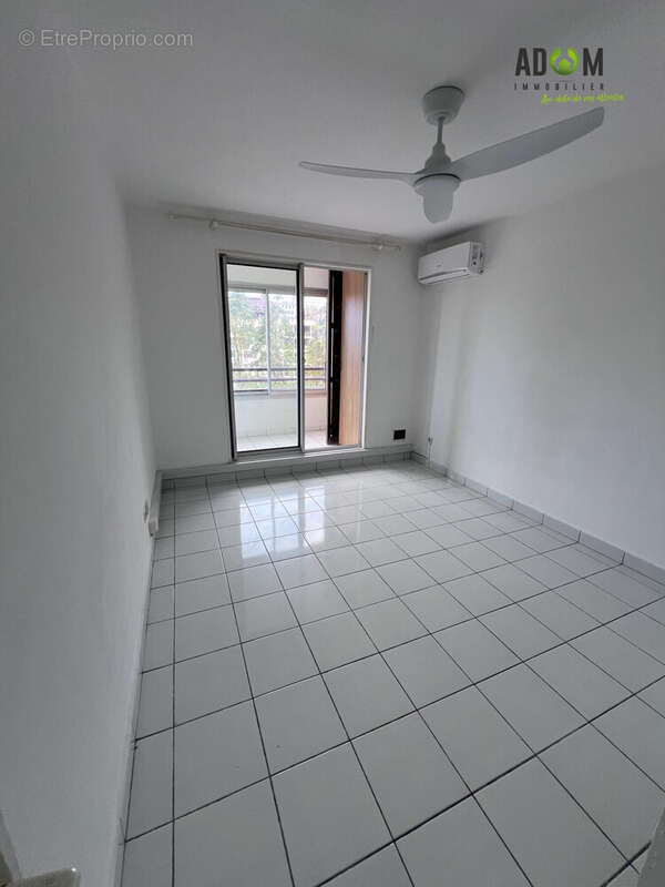 Chambre photo 2 - Appartement à SAINT-DENIS