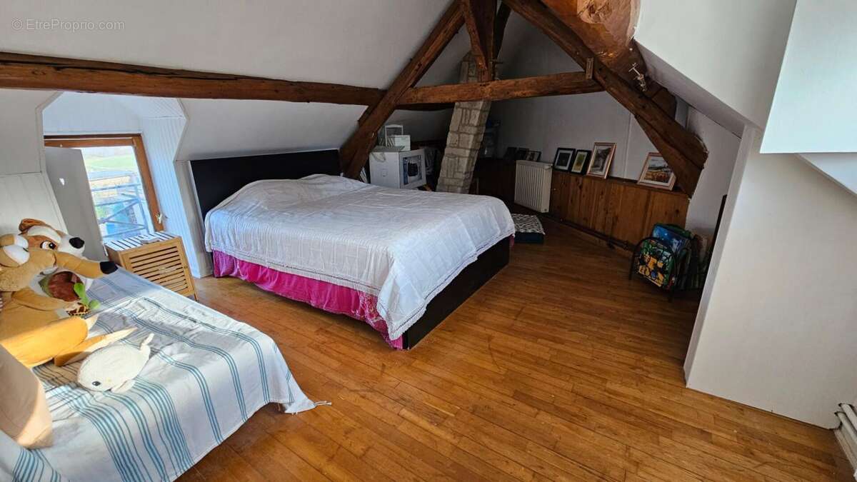 Maison à HOUDAN