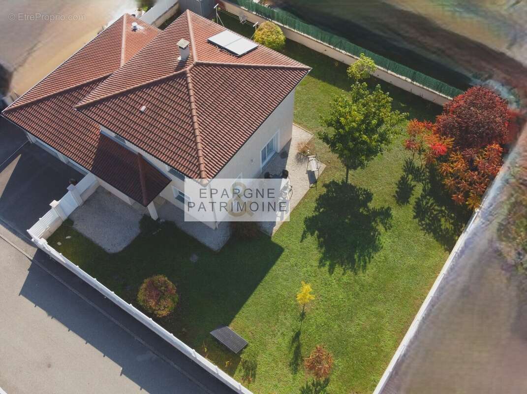 n°8 - Maison à CHARVIEU-CHAVAGNEUX