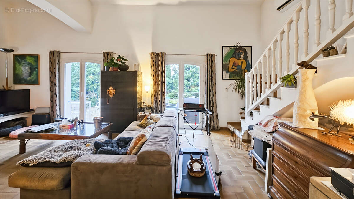 Maison à MONTAUROUX