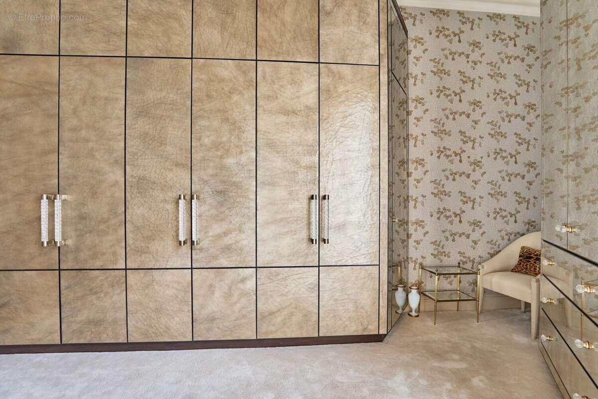 Appartement à PARIS-7E