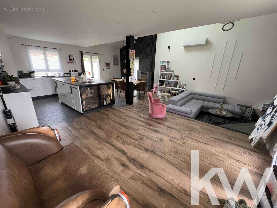 Maison 142 m² à Pont-Du-Chateau  - photo 4