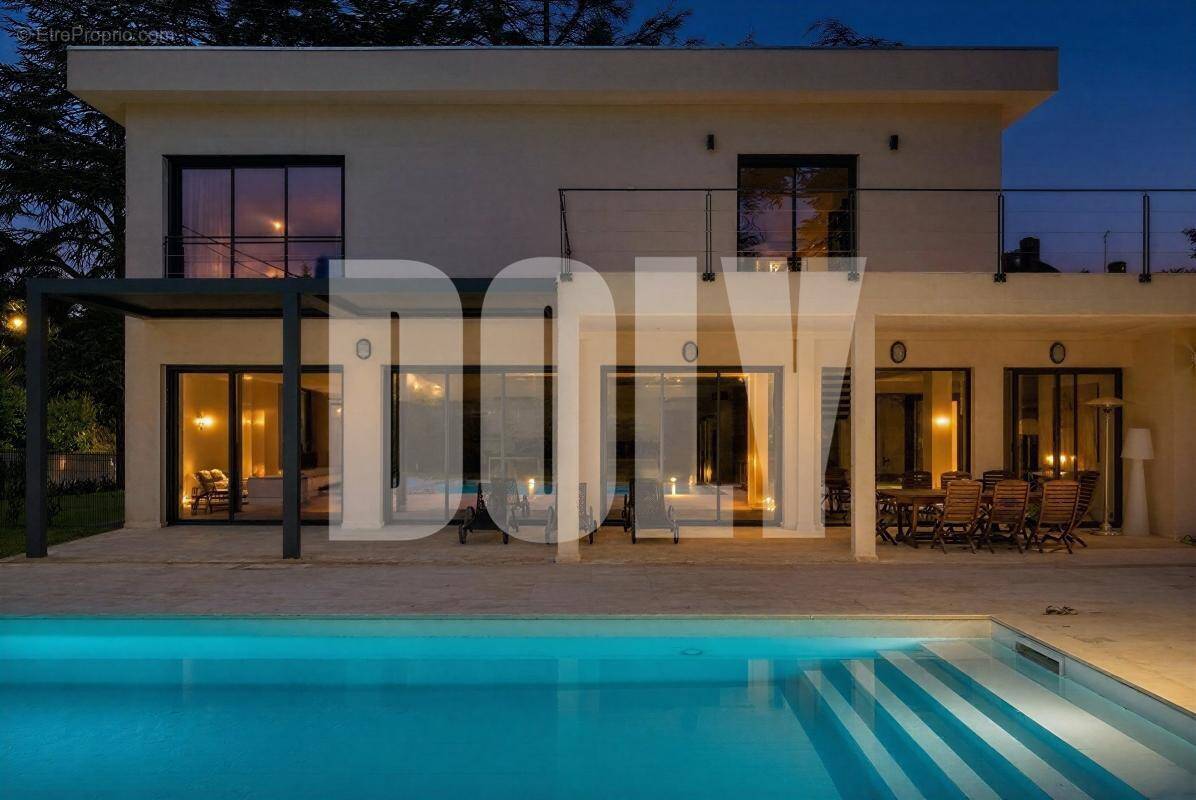 Maison à CAGNES-SUR-MER