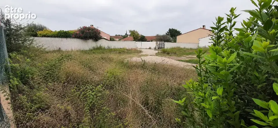 Terrain à LE MUY