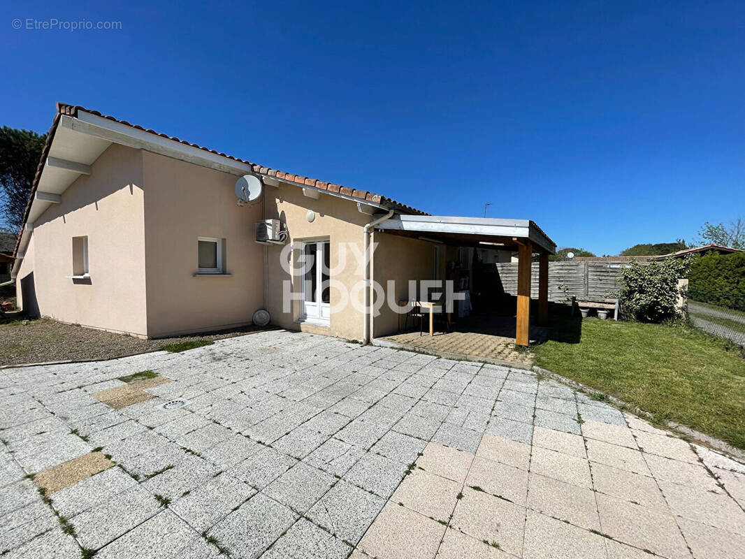 Maison à PARENTIS-EN-BORN