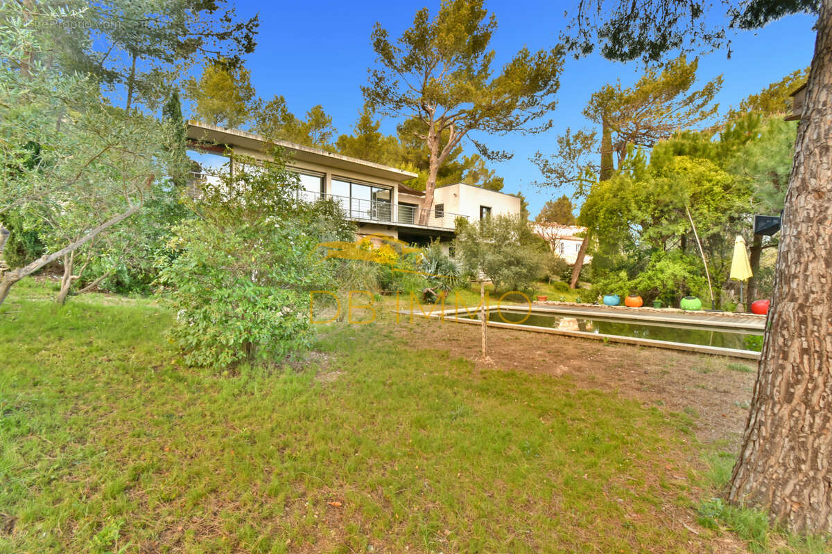 Maison à VILLENEUVE-LES-AVIGNON