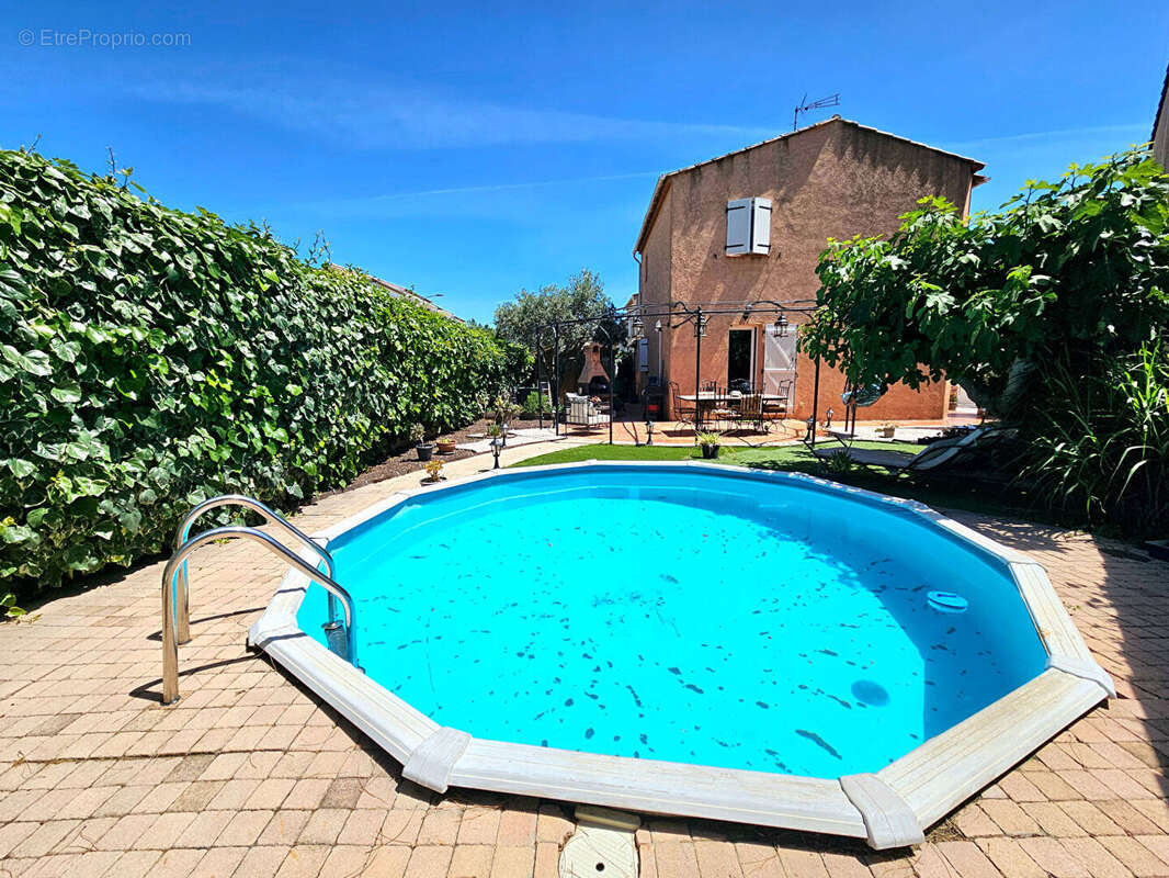 Maison La Crau T5 96 m2, quartier résidentiel, calme, ACHAT, VENTE - photo 2