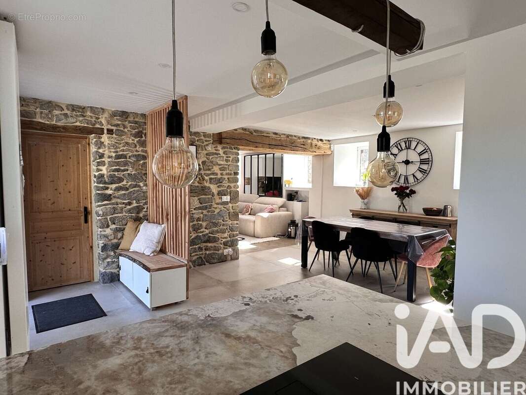 Photo 2 - Maison à MONTHUCHON