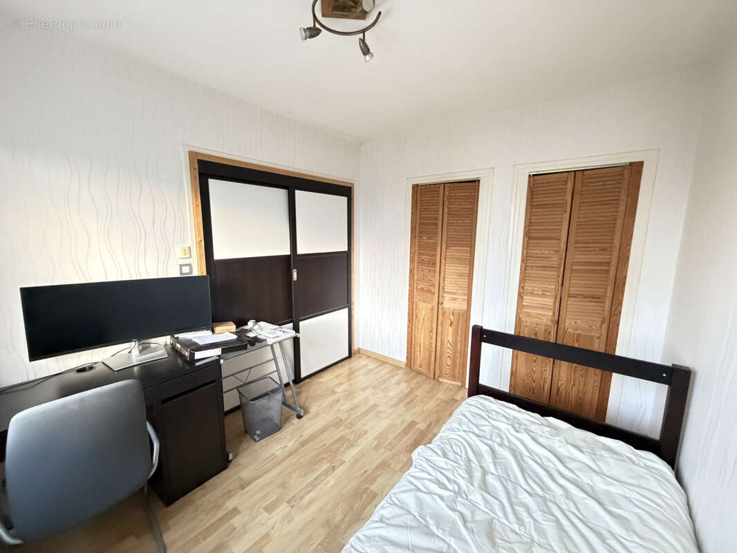 Appartement à SAINT-MARTIN-D'HERES