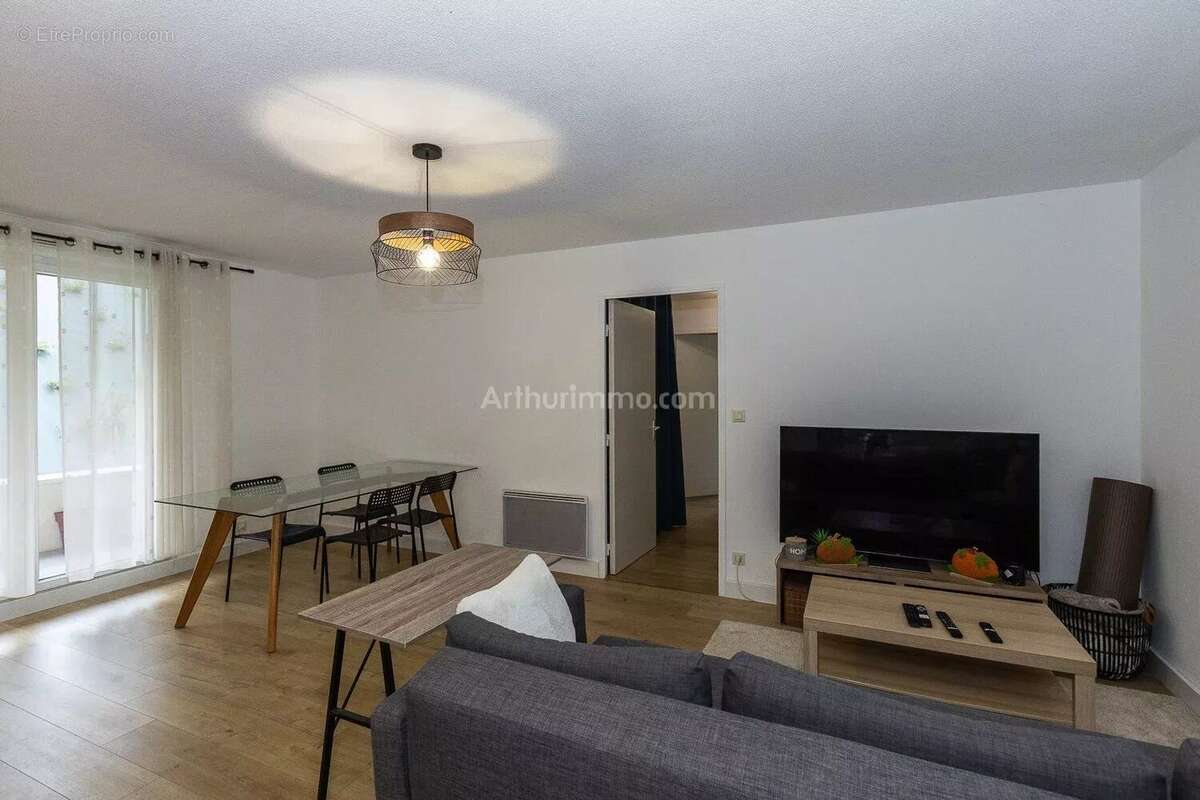 Appartement à MORESTEL
