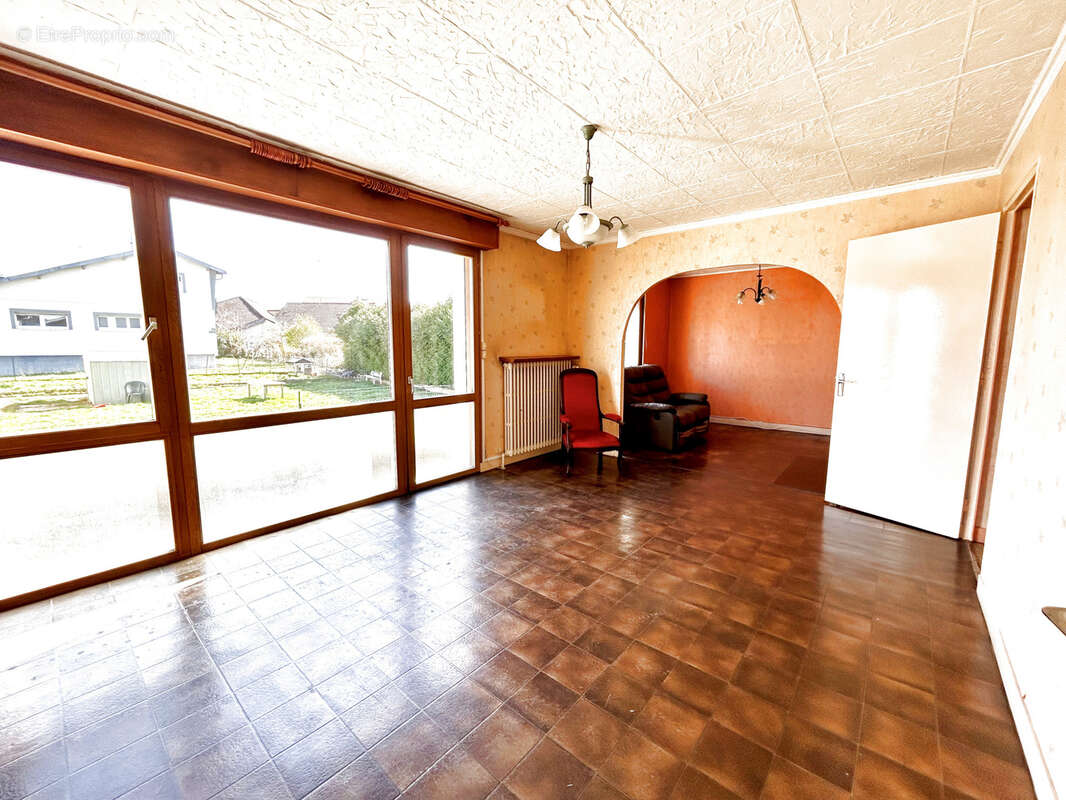 Maison à GIRONCOURT-SUR-VRAINE